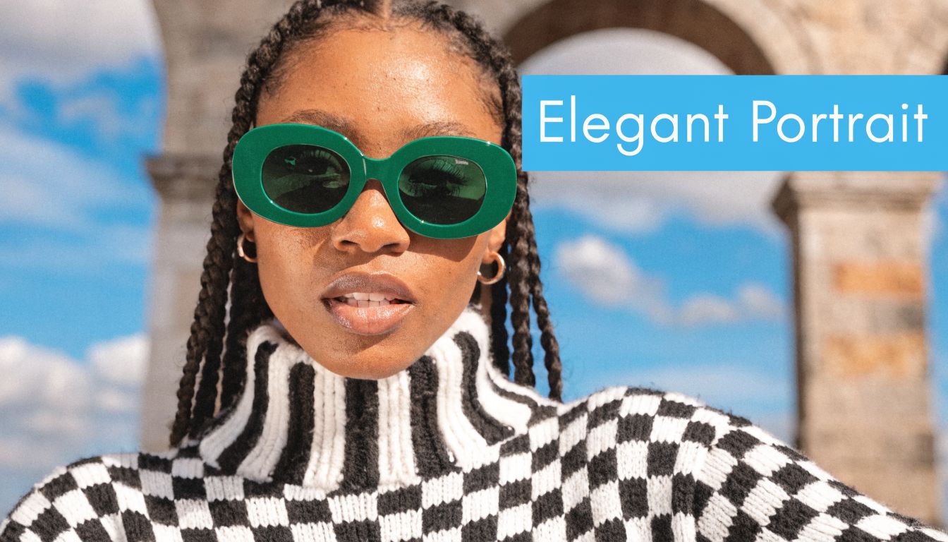 Eine elegante junge Frau mit modischer grüner Sonnenbrille und einem schwarz-weiß karierten Pullover posiert vor einem Bogen.